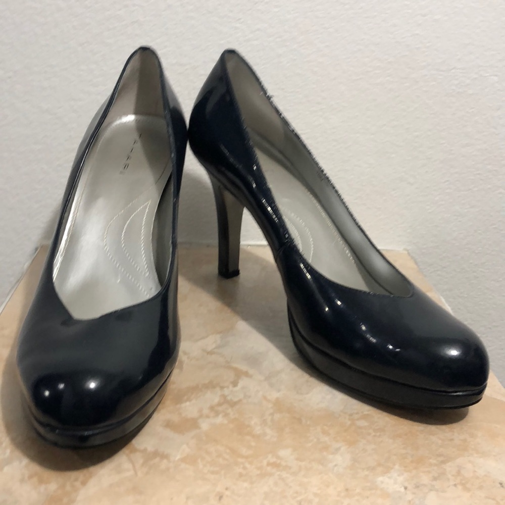 Navy heels